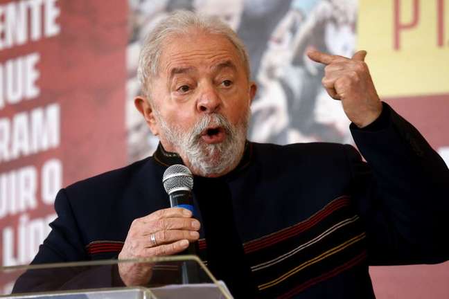 2022: Lula lidera  com folga todos os cenários de 1º e 2º turno, diz pesquisa
