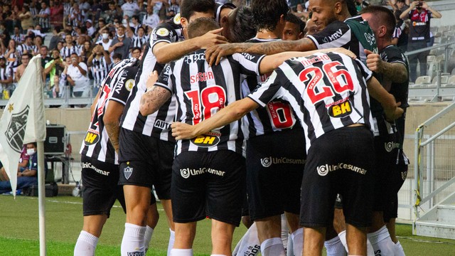 Atlético-MG derrota Santos, de virada, e dá mais um passo rumo ao título nacional