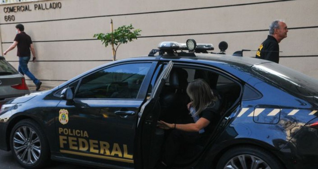 Governador do Tocantins e secretário de Segurança são alvos de operação da Polícia Federal; STJ determina afastamento do político por 6 meses