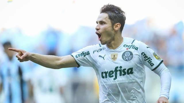 Palmeiras vira sobre Grêmio, chega a 4 vitórias seguidas e volta à vice-liderança