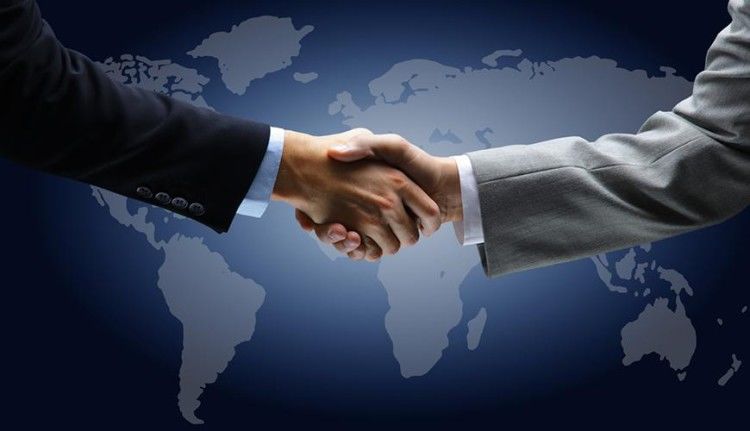 DIPLOMACIA:  Com o Pais com 