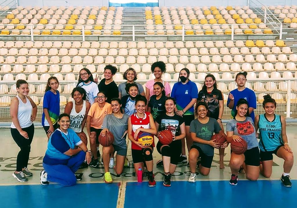 ORGULHO NO ESPORTE: Basquete da Arena da Educação é finalista do Prêmio internacional Quixote de Ouro