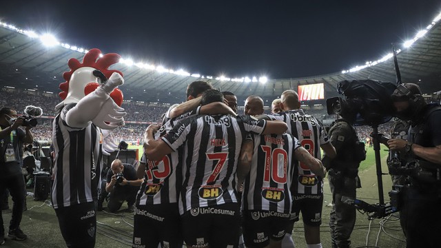 Atlético-MG goleia o Athletico-PR e encaminha o título da Copa do Brasil