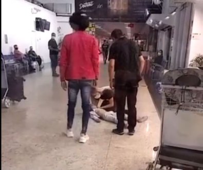 FAKE NEWS:  É mentira que criança que teve mal estar em aeroporto de MT foi em função de ter tomado vacina contra covid; negacionistas espalham medo sobre imunização