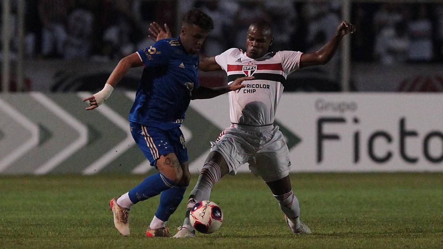 De virada, São Paulo vence Cruzeiro e enfrenta Palmeiras na semifinal da Copinha